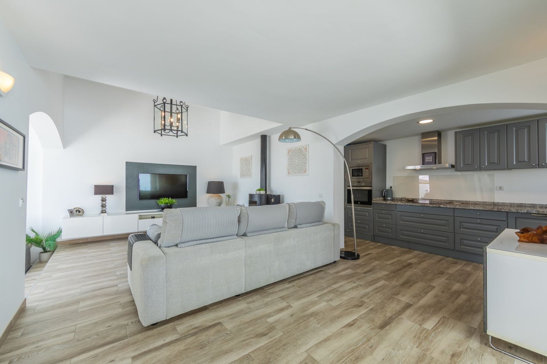 Resale - House - Detached Villa - Estepona - Estepona Centro