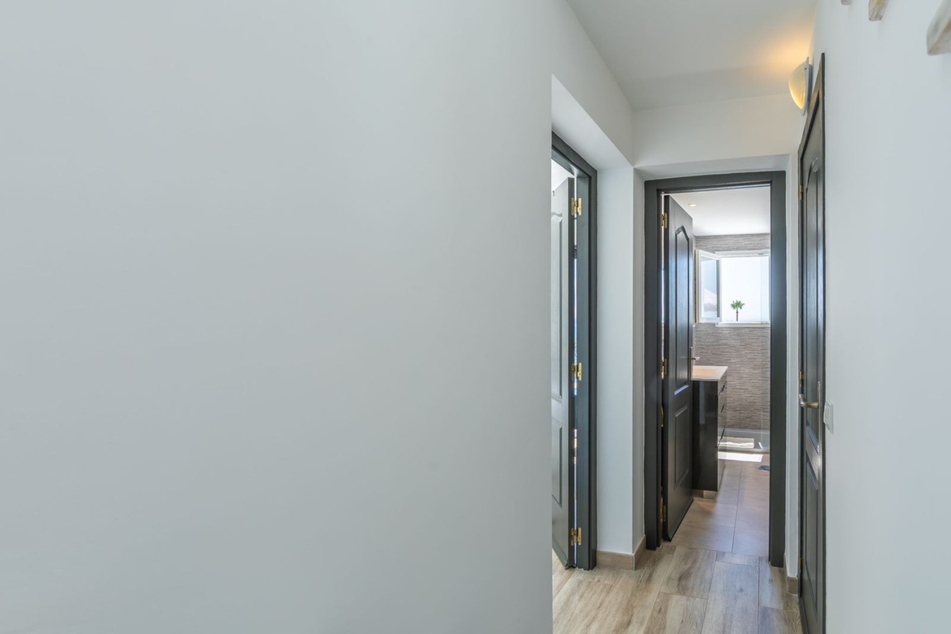 Resale - House - Detached Villa - Estepona - Estepona Centro