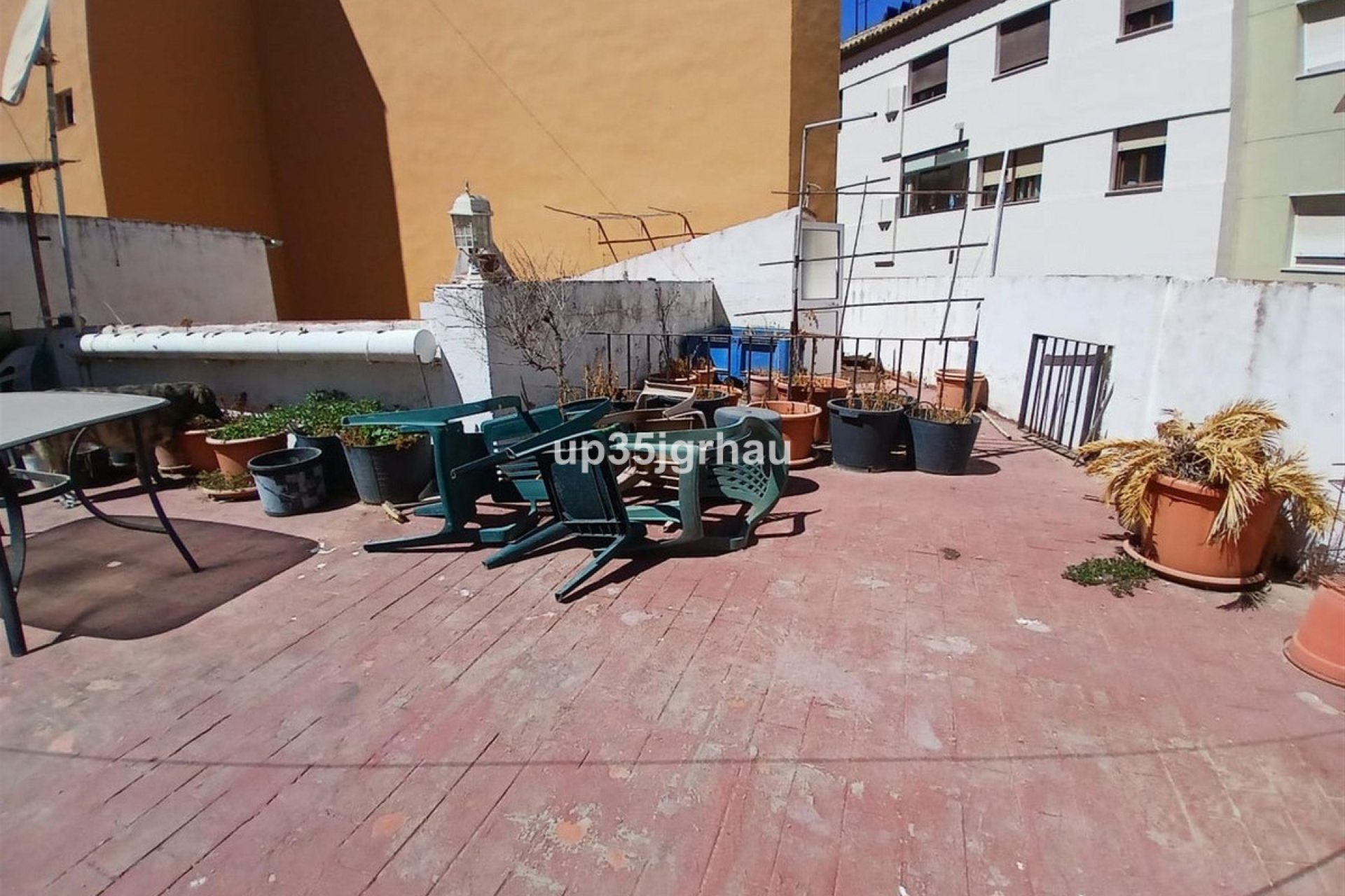 Resale - House - Detached Villa - Estepona - Estepona Centro