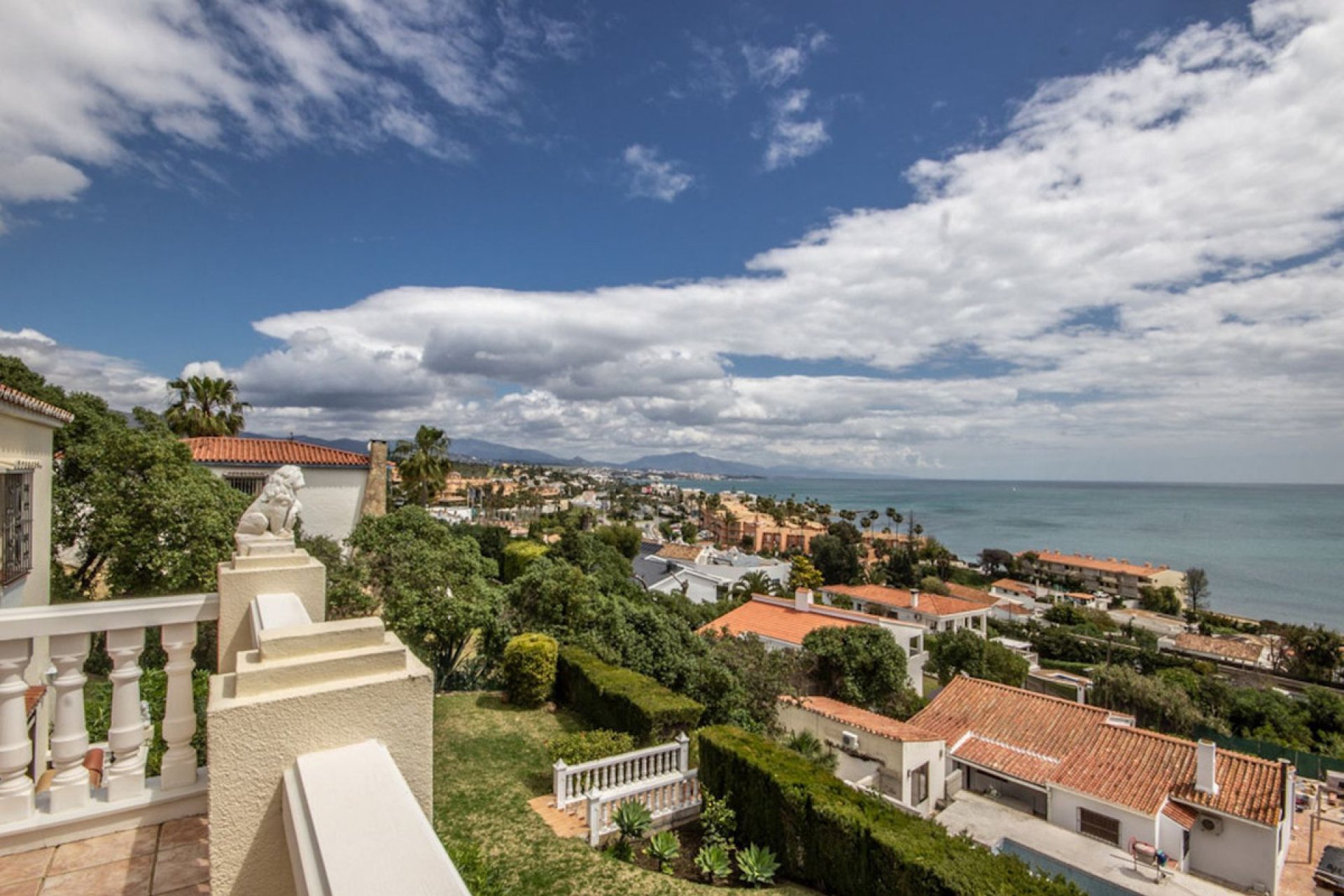 Resale - House - Detached Villa - Estepona - Estepona Centro