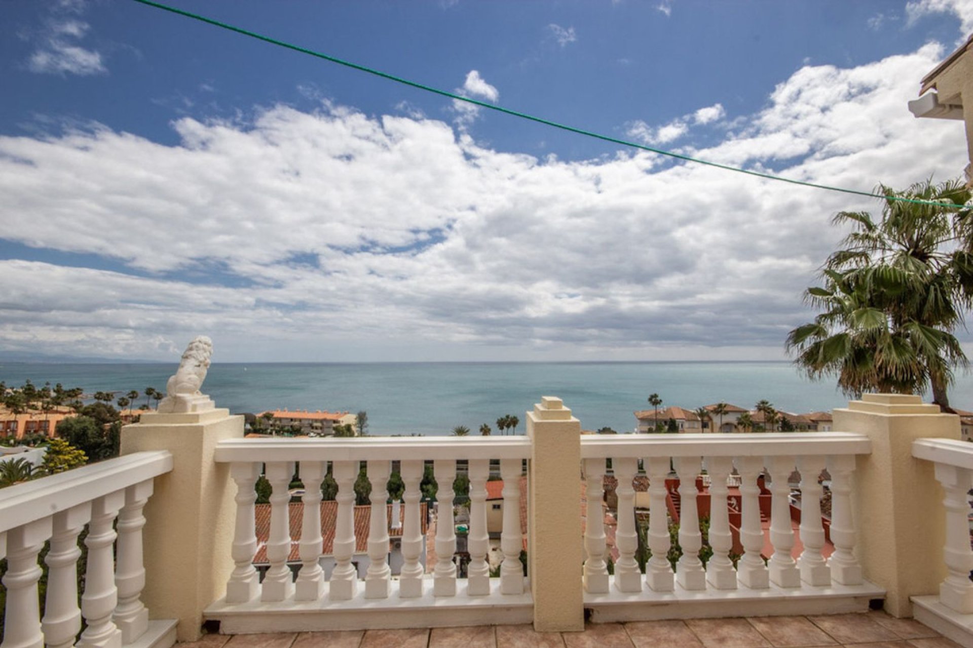 Resale - House - Detached Villa - Estepona - Estepona Centro