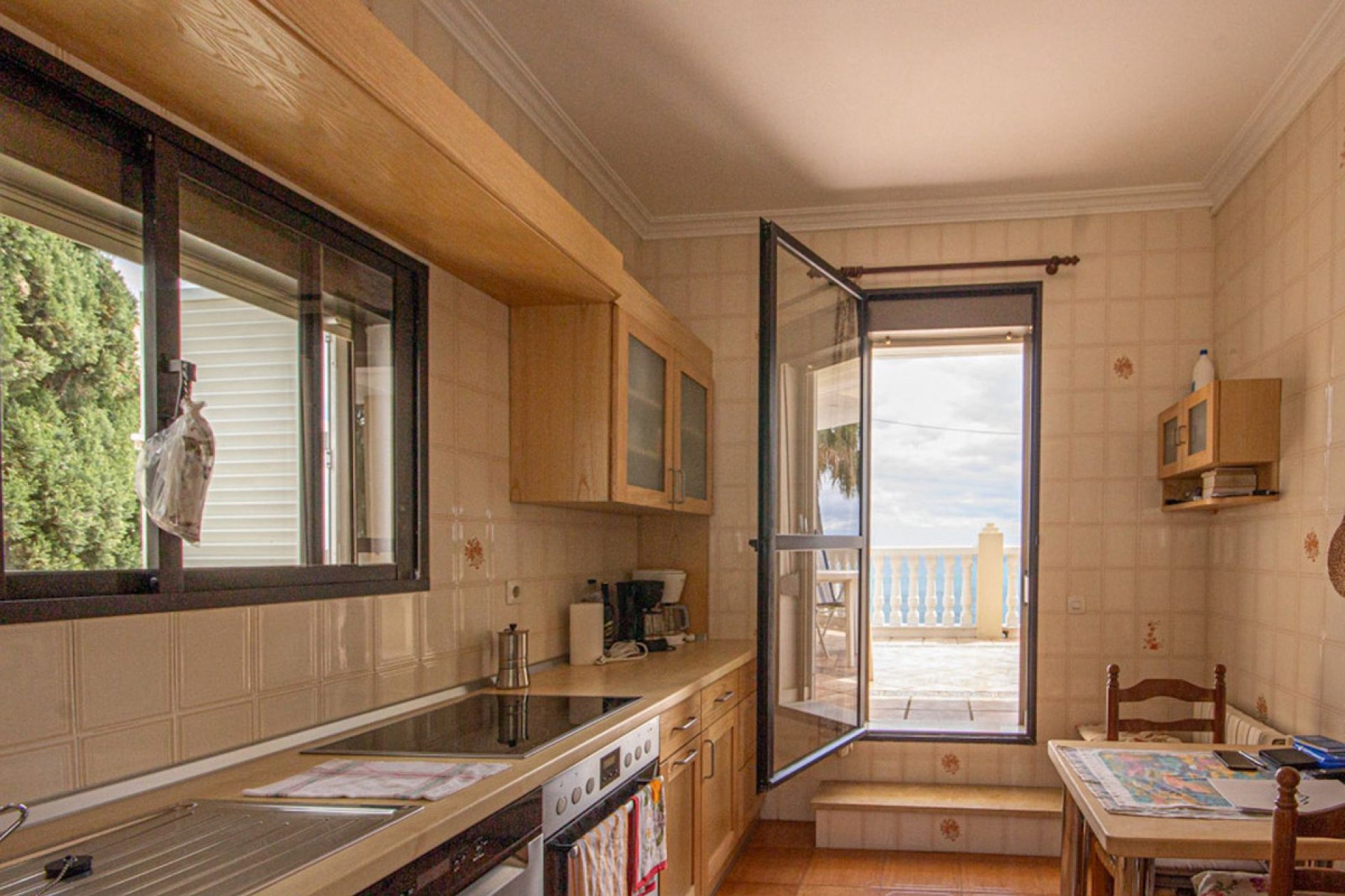 Resale - House - Detached Villa - Estepona - Estepona Centro