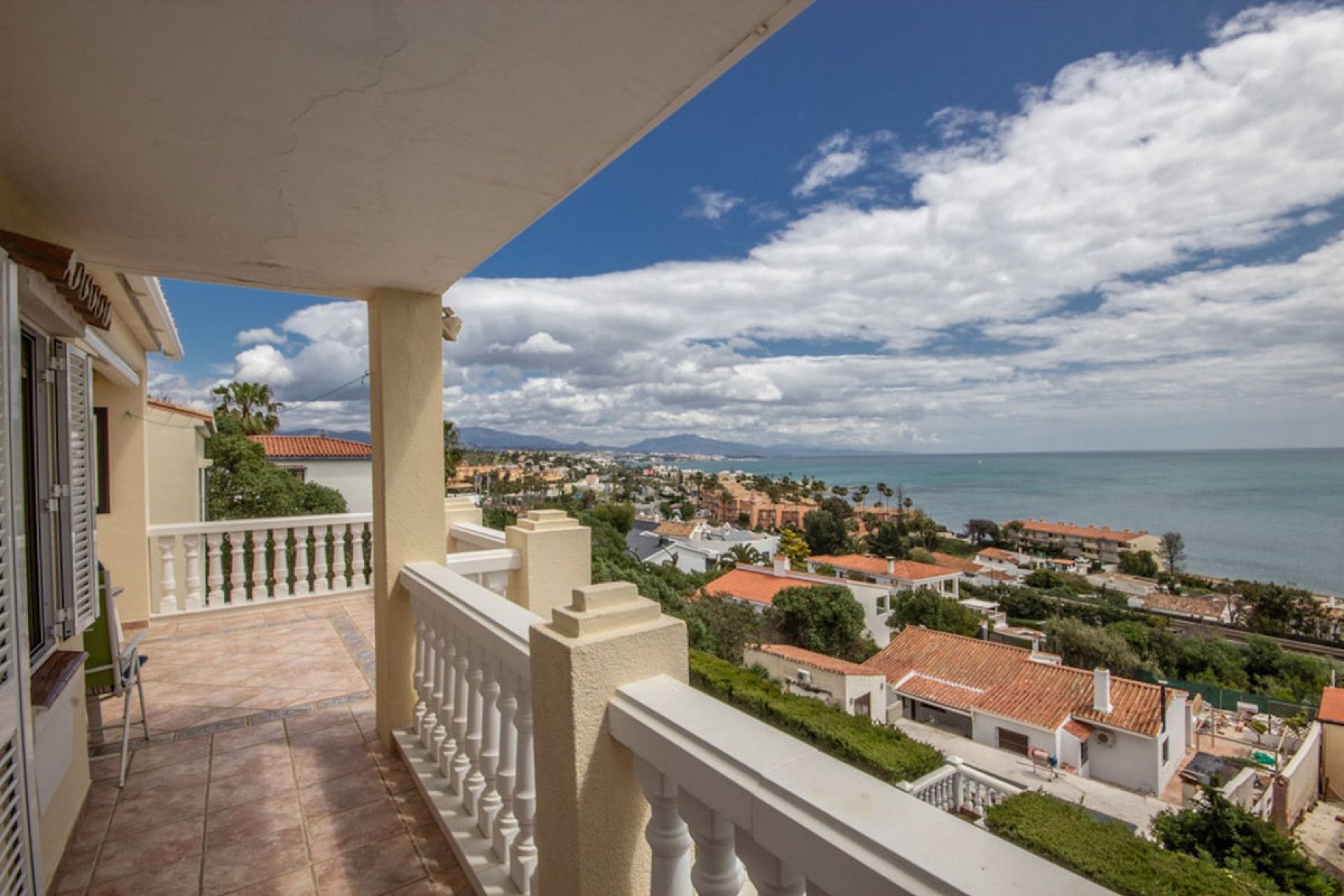 Resale - House - Detached Villa - Estepona - Estepona Centro