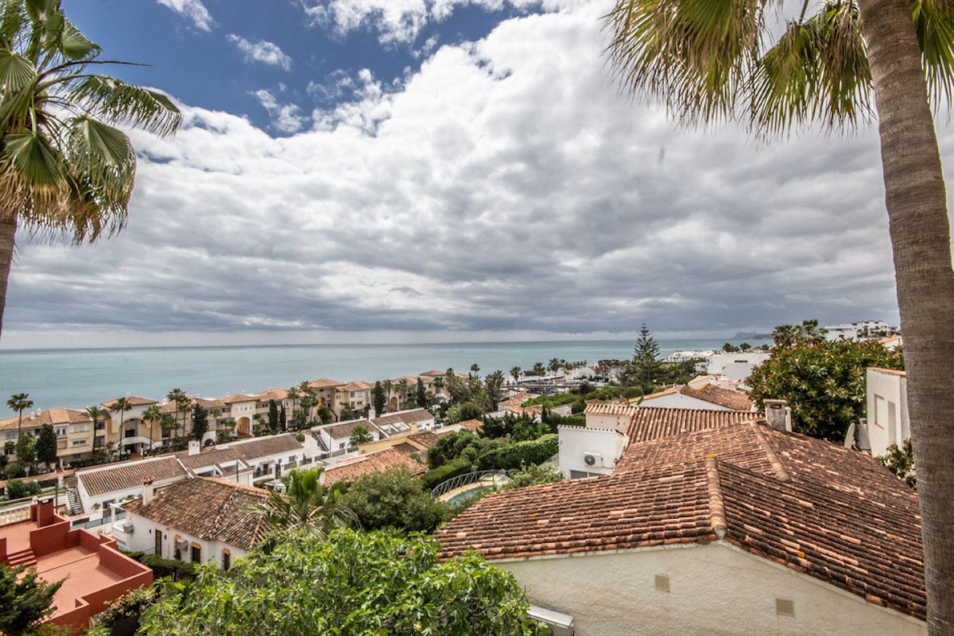 Resale - House - Detached Villa - Estepona - Estepona Centro