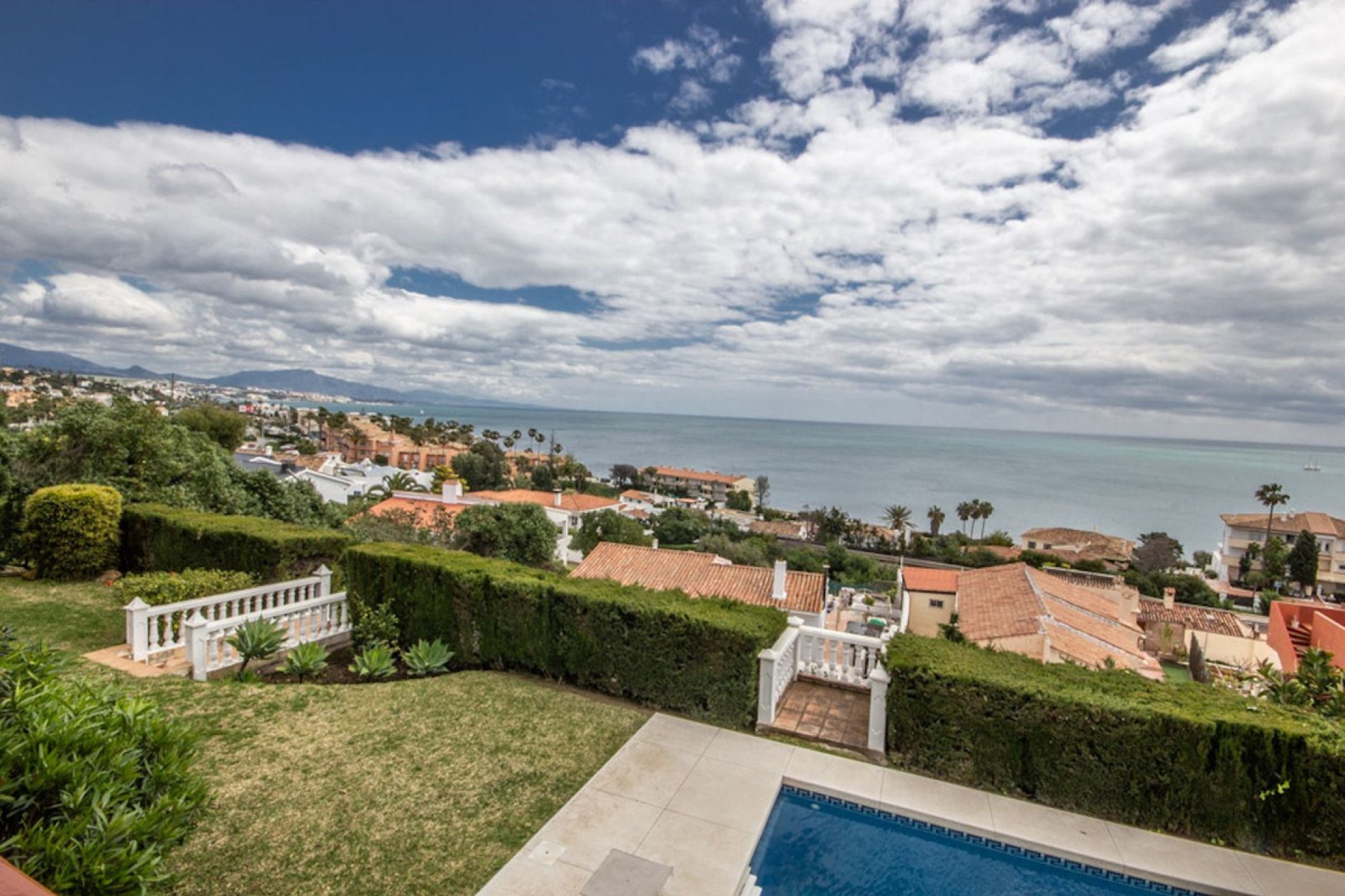 Resale - House - Detached Villa - Estepona - Estepona Centro