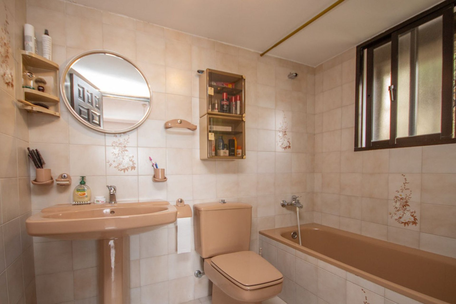 Resale - House - Detached Villa - Estepona - Estepona Centro