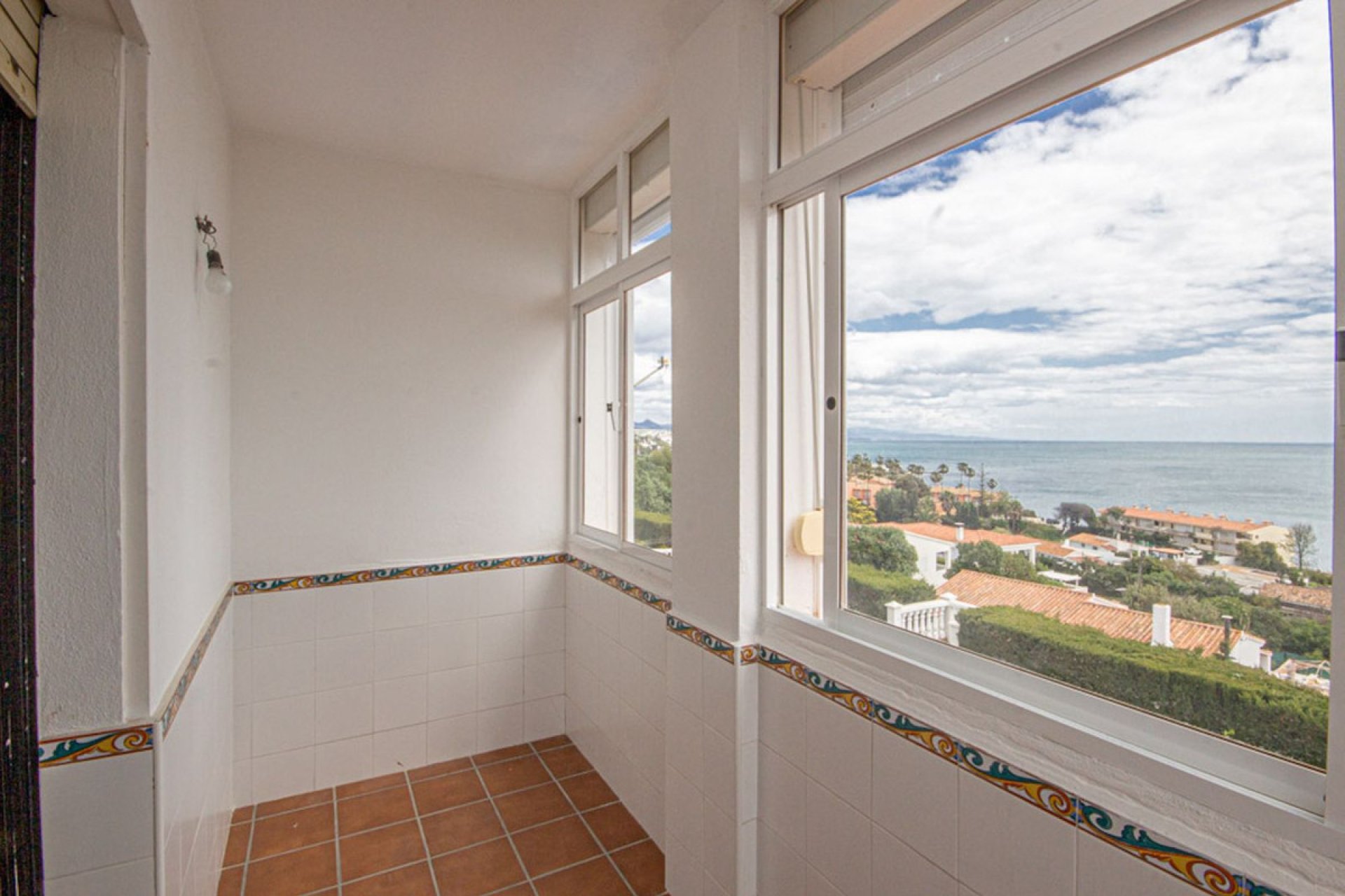 Resale - House - Detached Villa - Estepona - Estepona Centro