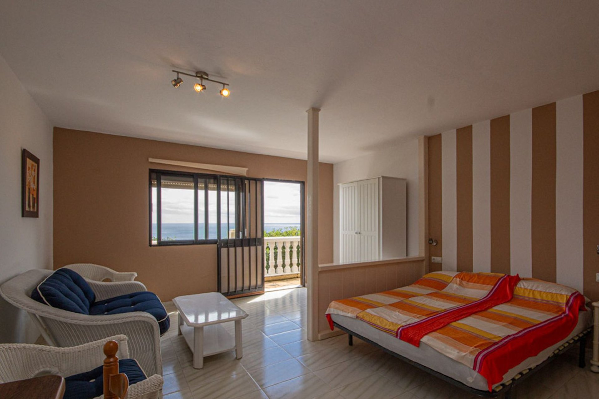 Resale - House - Detached Villa - Estepona - Estepona Centro