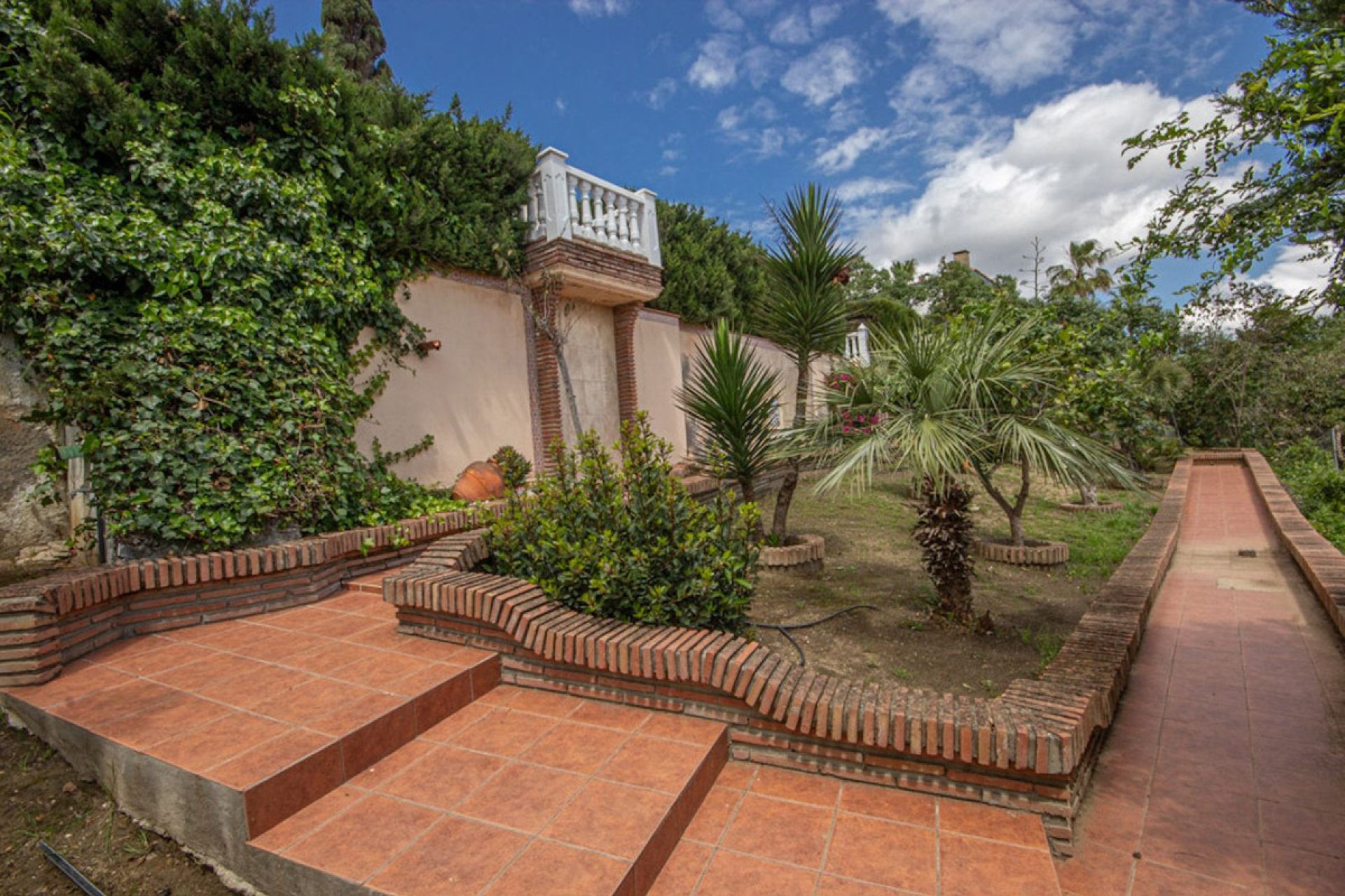 Resale - House - Detached Villa - Estepona - Estepona Centro