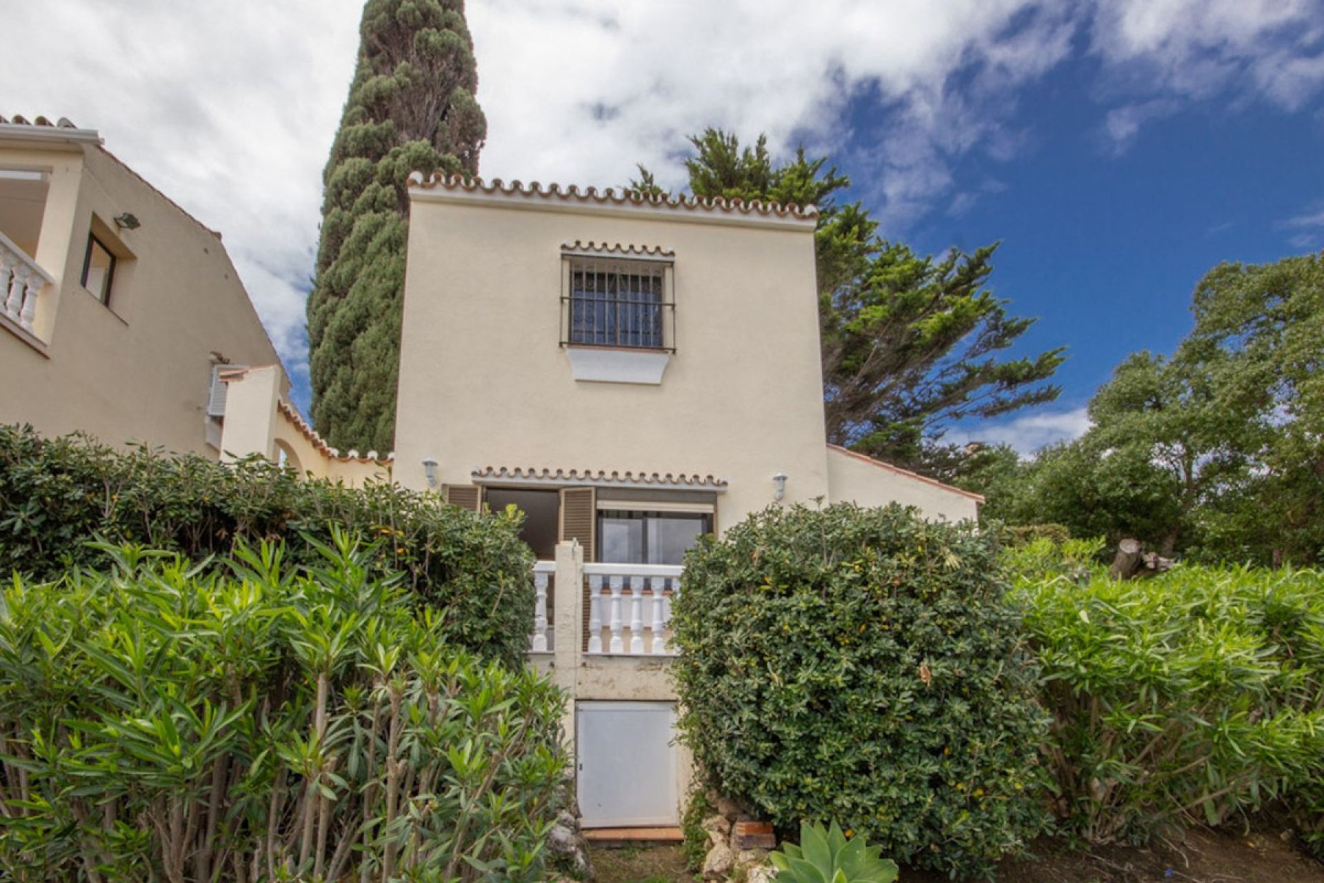 Resale - House - Detached Villa - Estepona - Estepona Centro