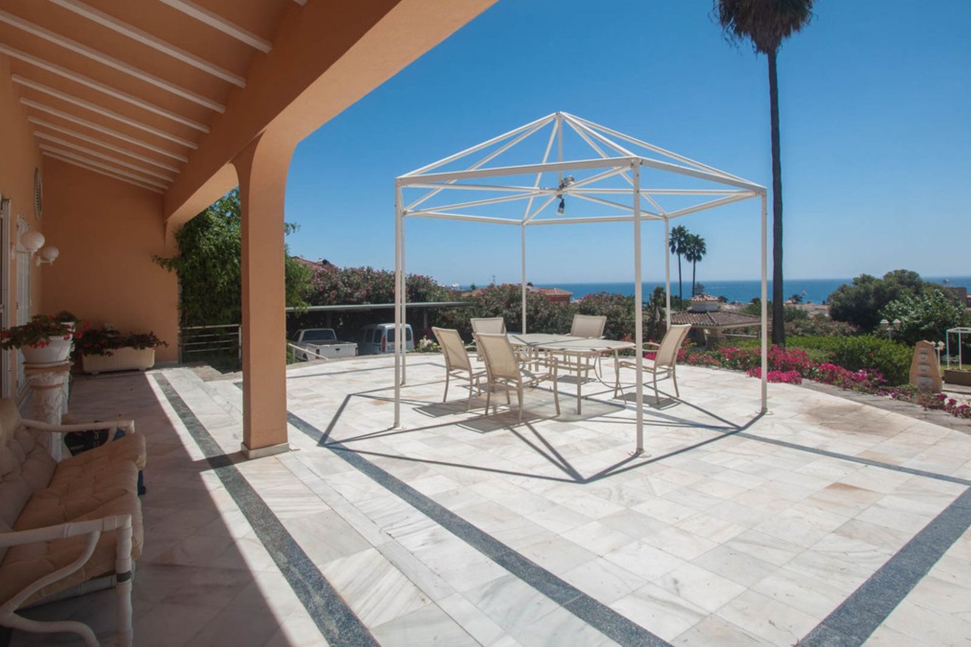Resale - House - Detached Villa - Estepona - Estepona Centro