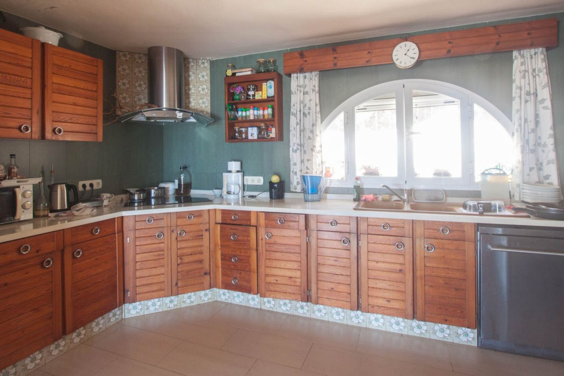 Resale - House - Detached Villa - Estepona - Estepona Centro