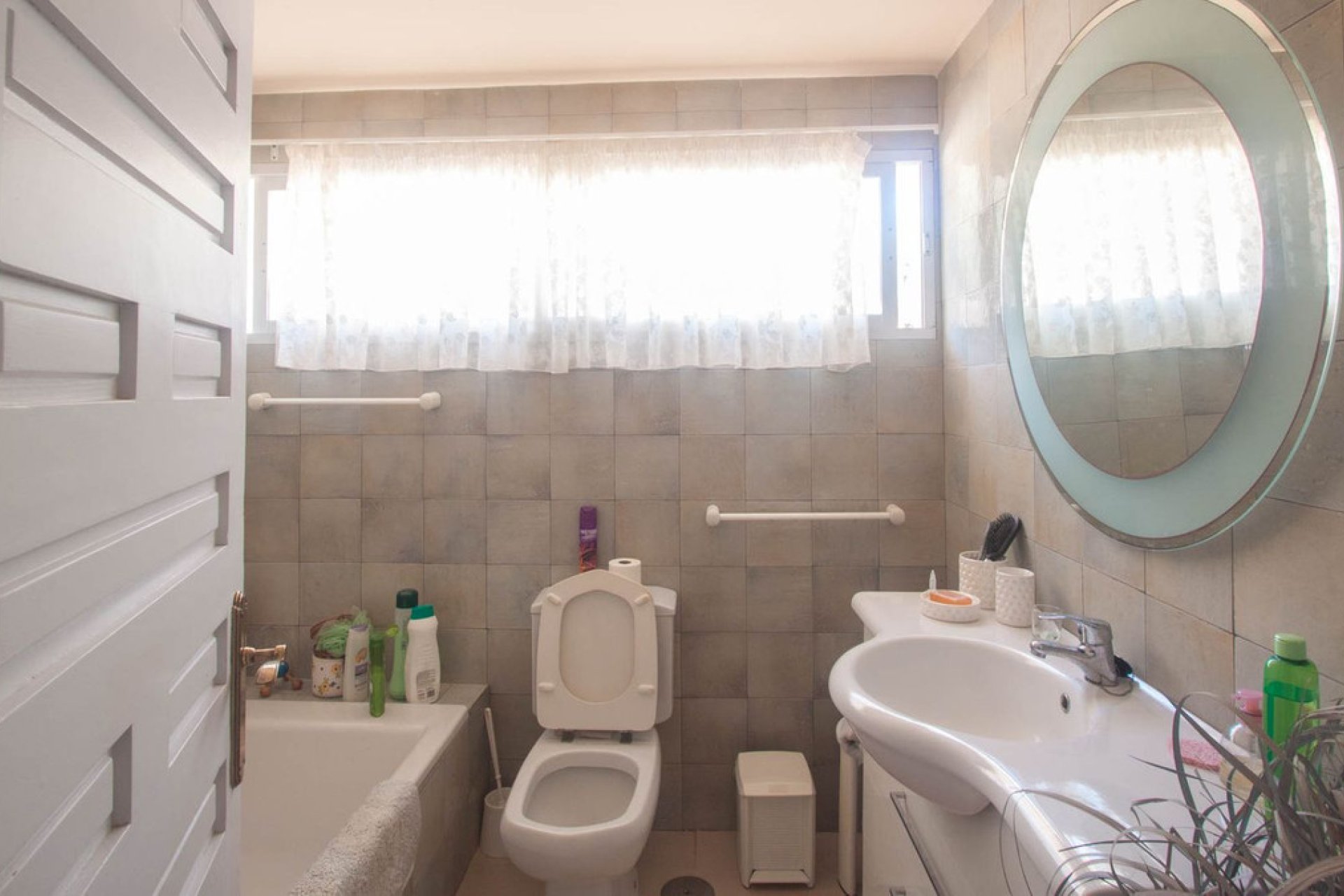 Resale - House - Detached Villa - Estepona - Estepona Centro