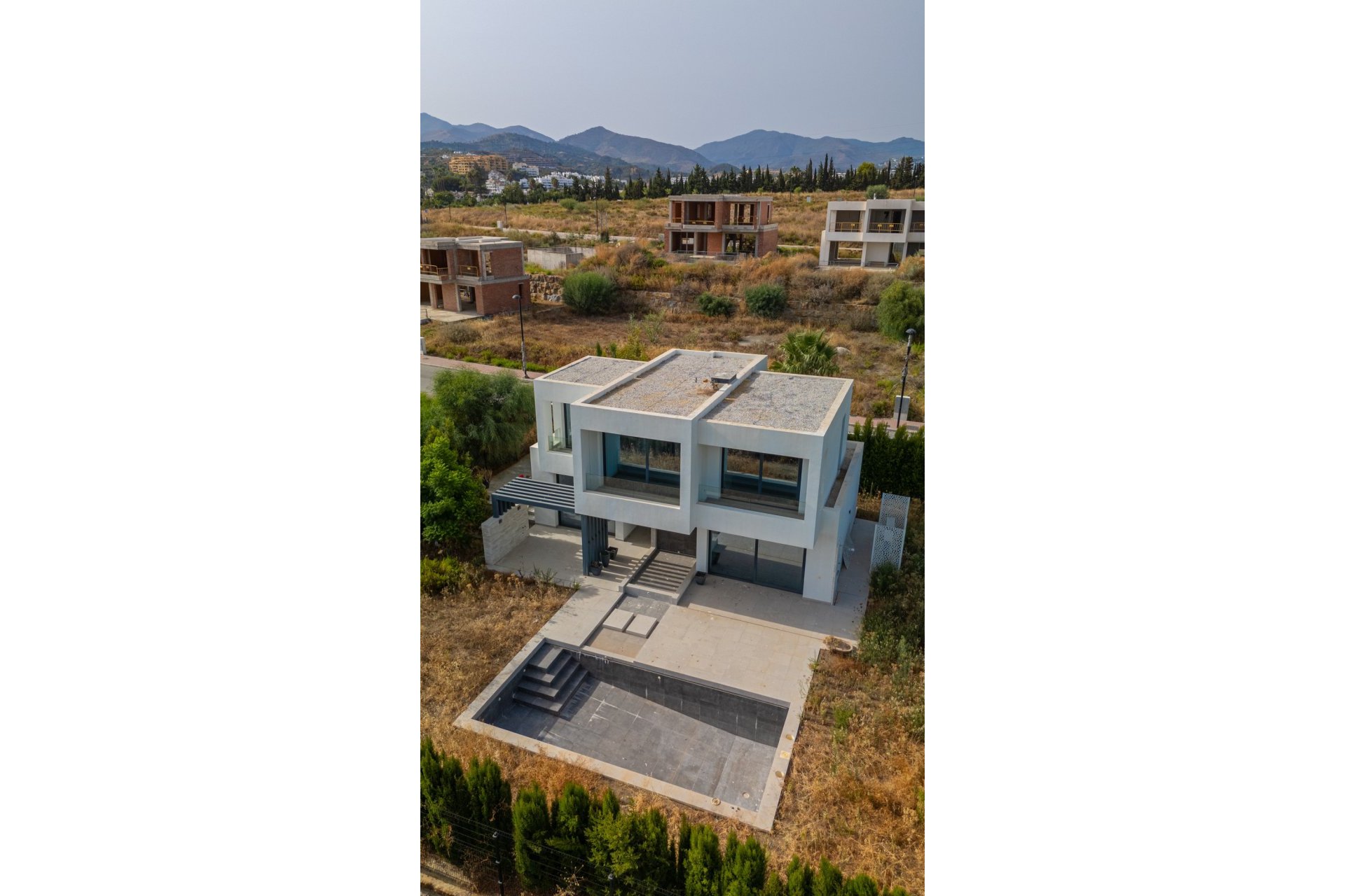 Resale - House - Detached Villa - Estepona - Estepona Centro