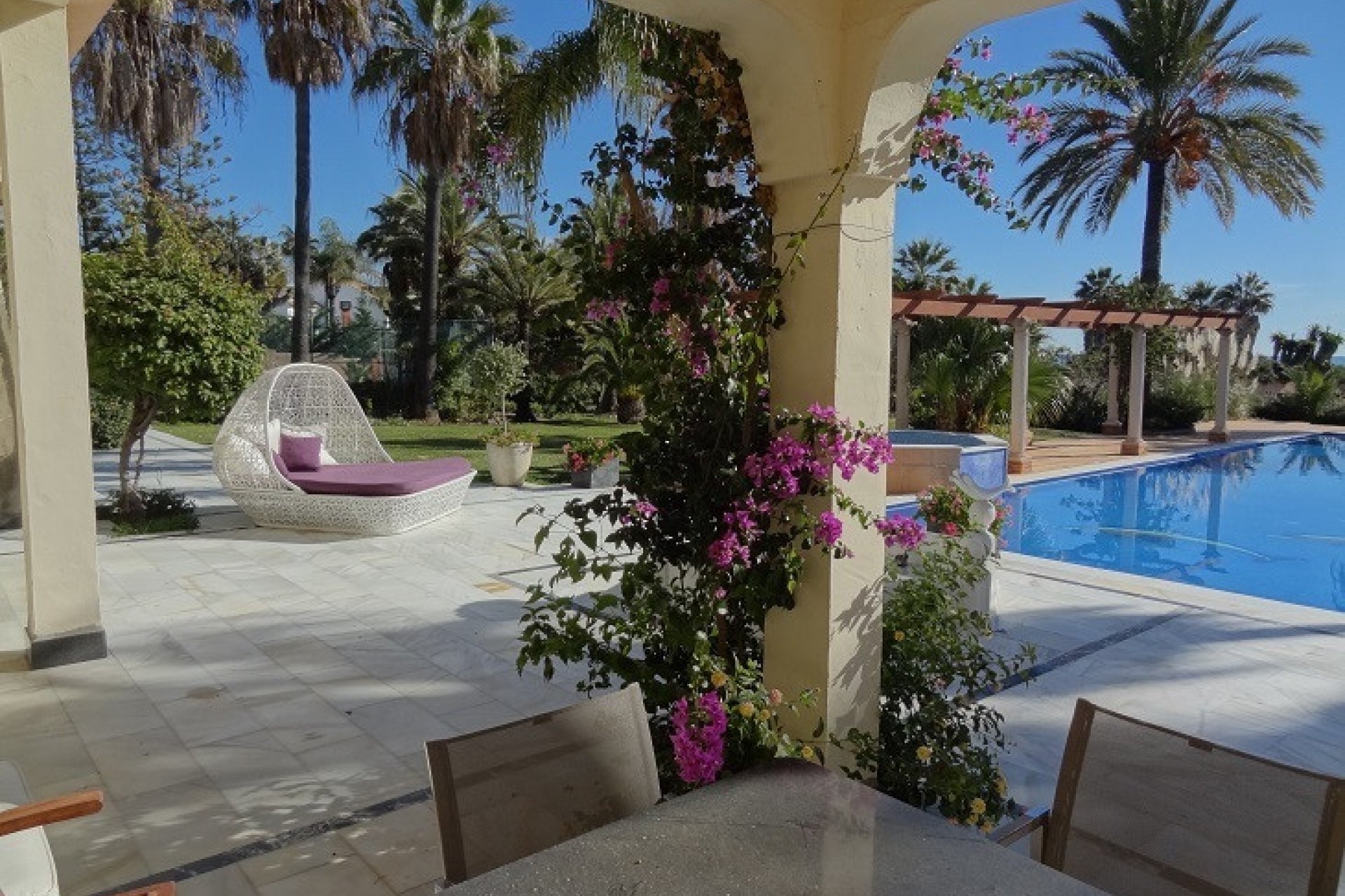 Resale - House - Detached Villa - Estepona - Estepona Centro