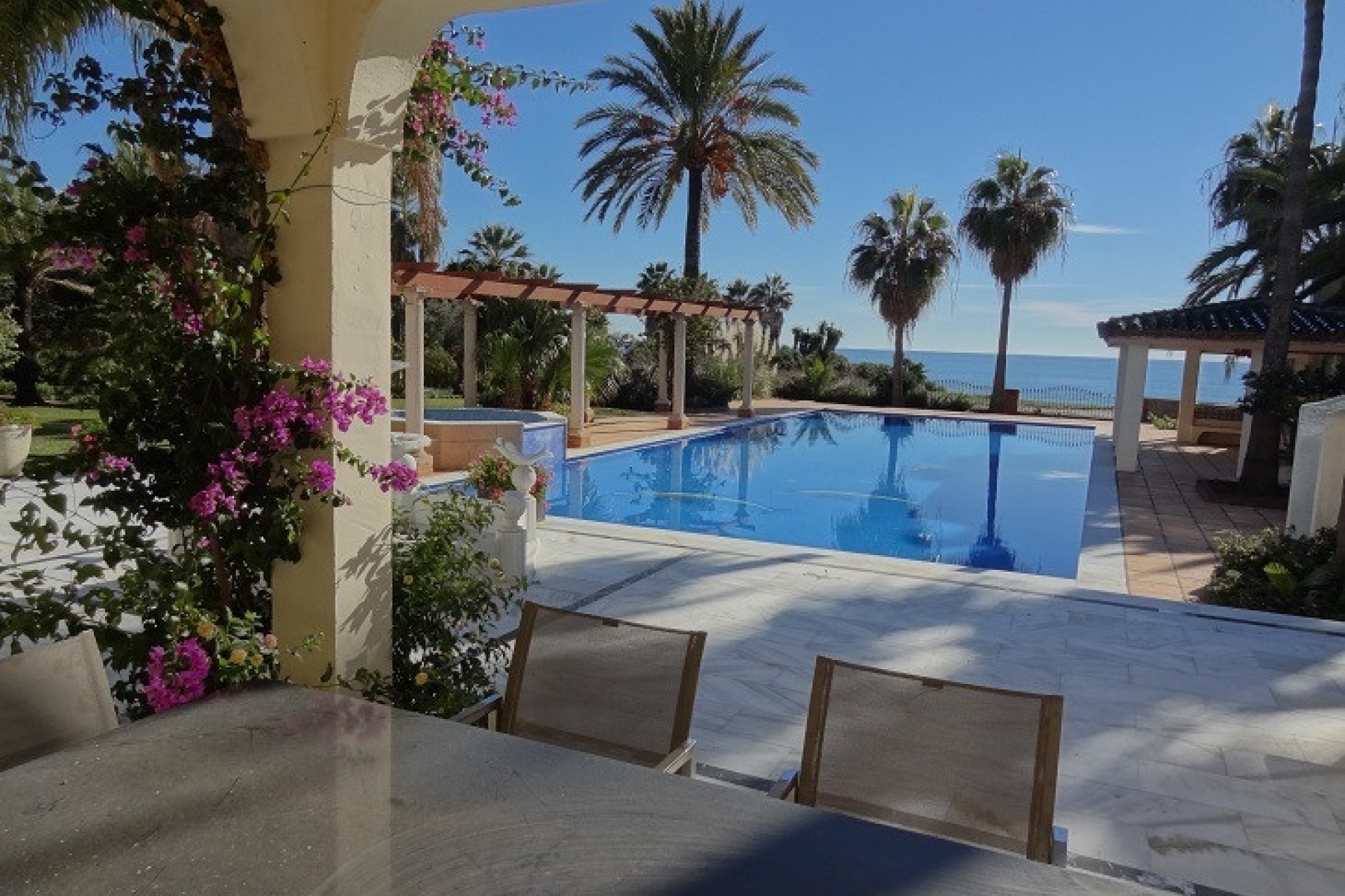 Resale - House - Detached Villa - Estepona - Estepona Centro