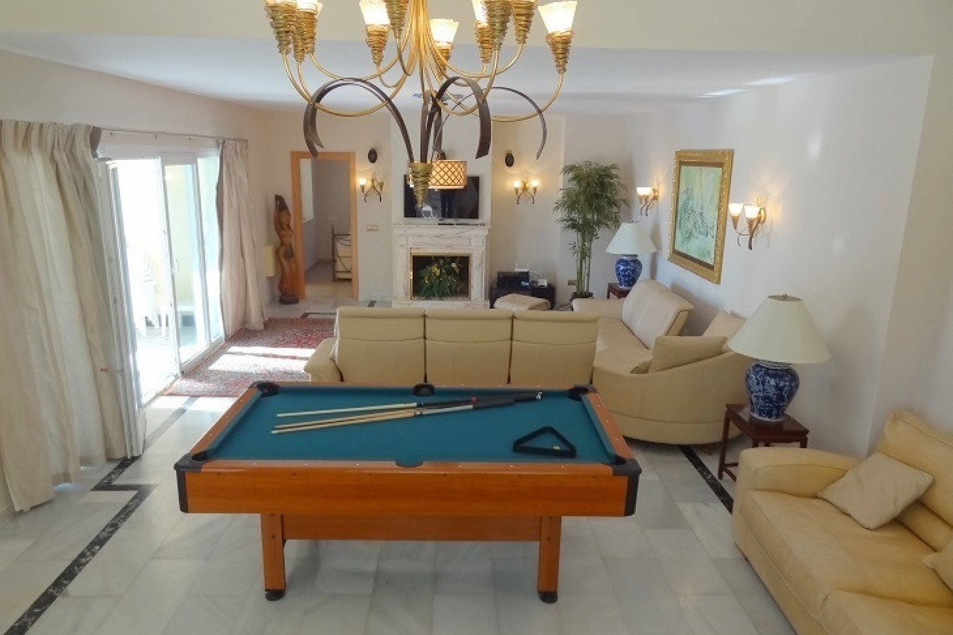 Resale - House - Detached Villa - Estepona - Estepona Centro