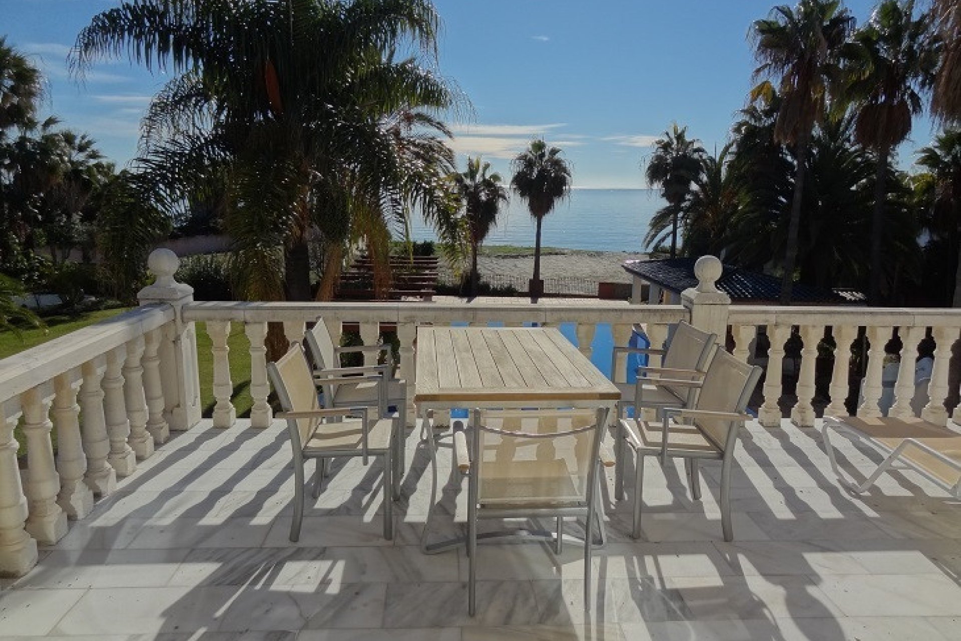 Resale - House - Detached Villa - Estepona - Estepona Centro