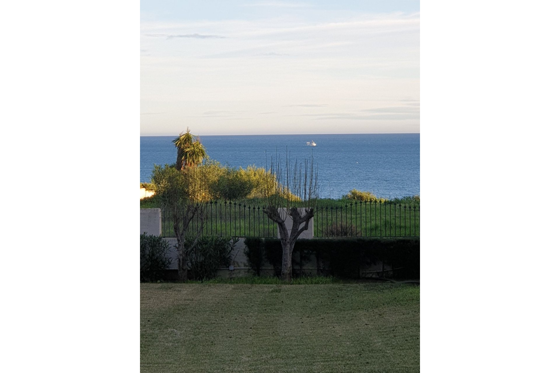 Resale - House - Detached Villa - Estepona - Estepona Centro