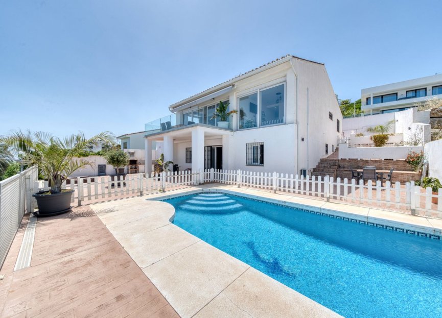 Resale - House - Detached Villa - Estepona - Estepona Centro