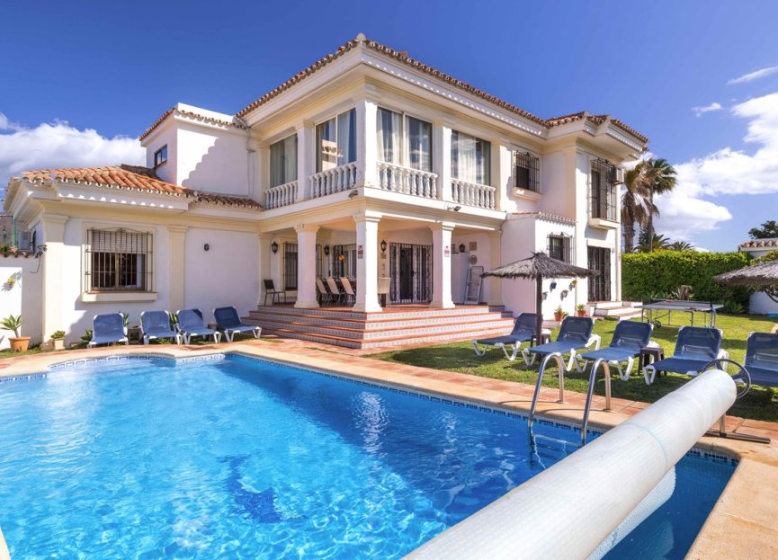 Resale - House - Detached Villa - Estepona - Estepona Centro