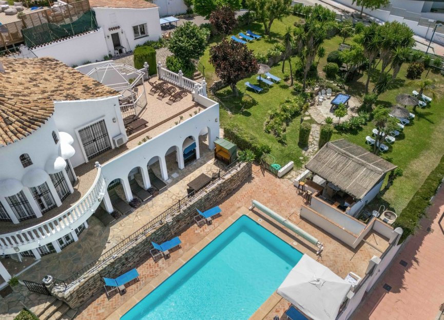Resale - House - Detached Villa - Estepona - Estepona Centro