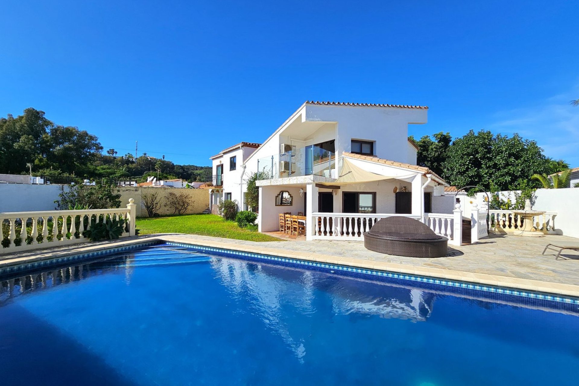 Resale - House - Detached Villa - Estepona - Estepona Centro