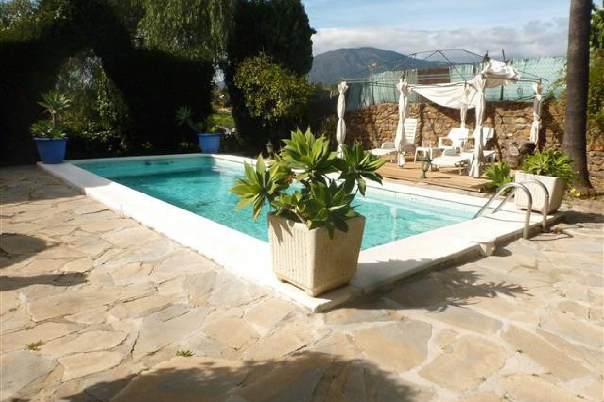 Resale - House - Detached Villa - Estepona - Estepona Centro