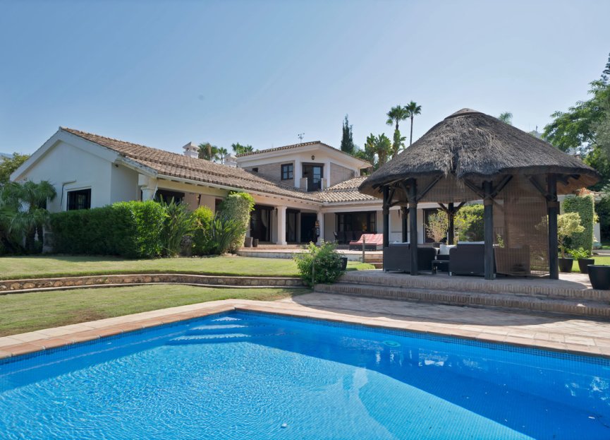 Resale - House - Detached Villa - Estepona - Estepona Centro
