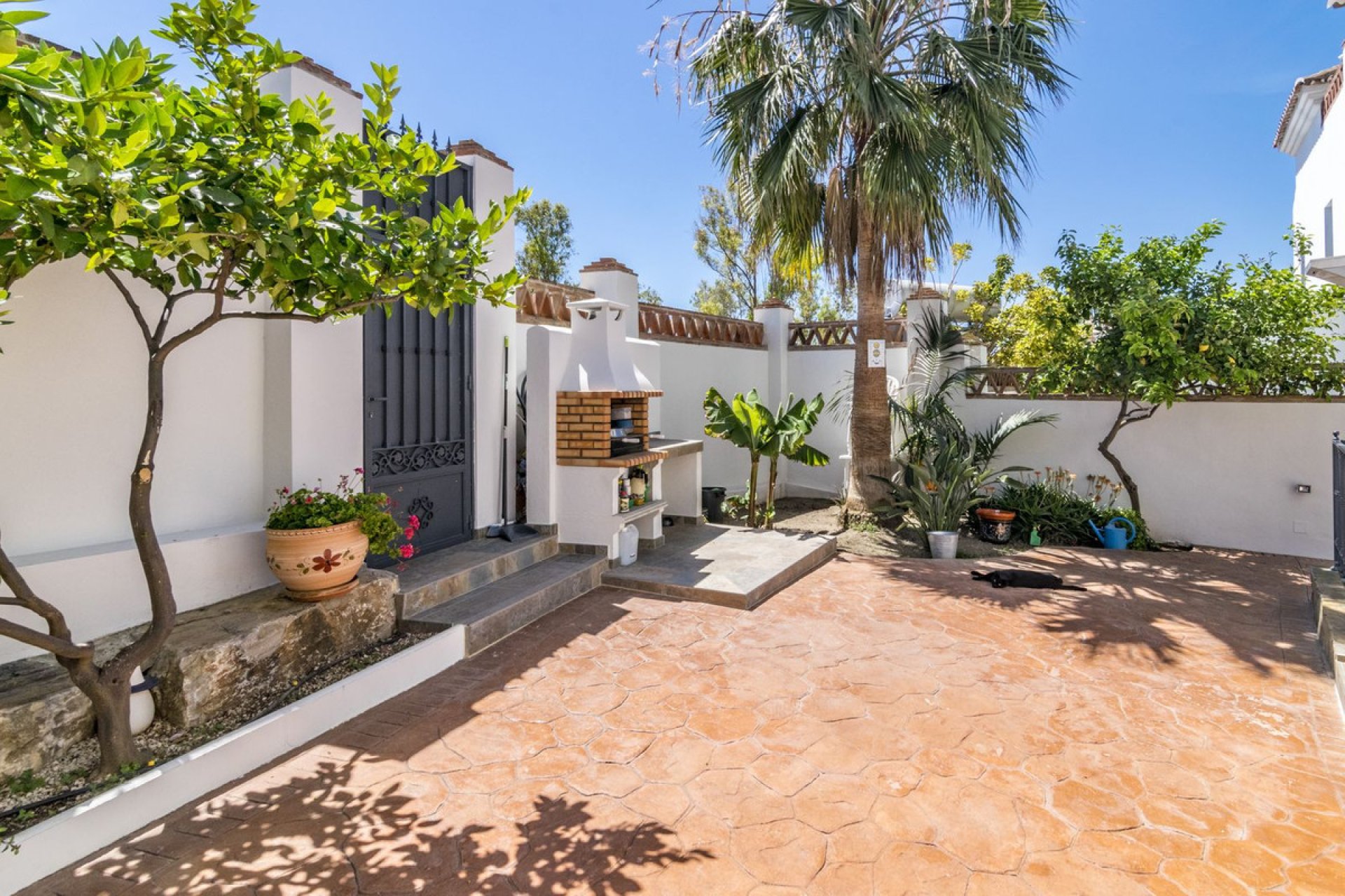 Resale - House - Detached Villa - Estepona - Estepona Centro