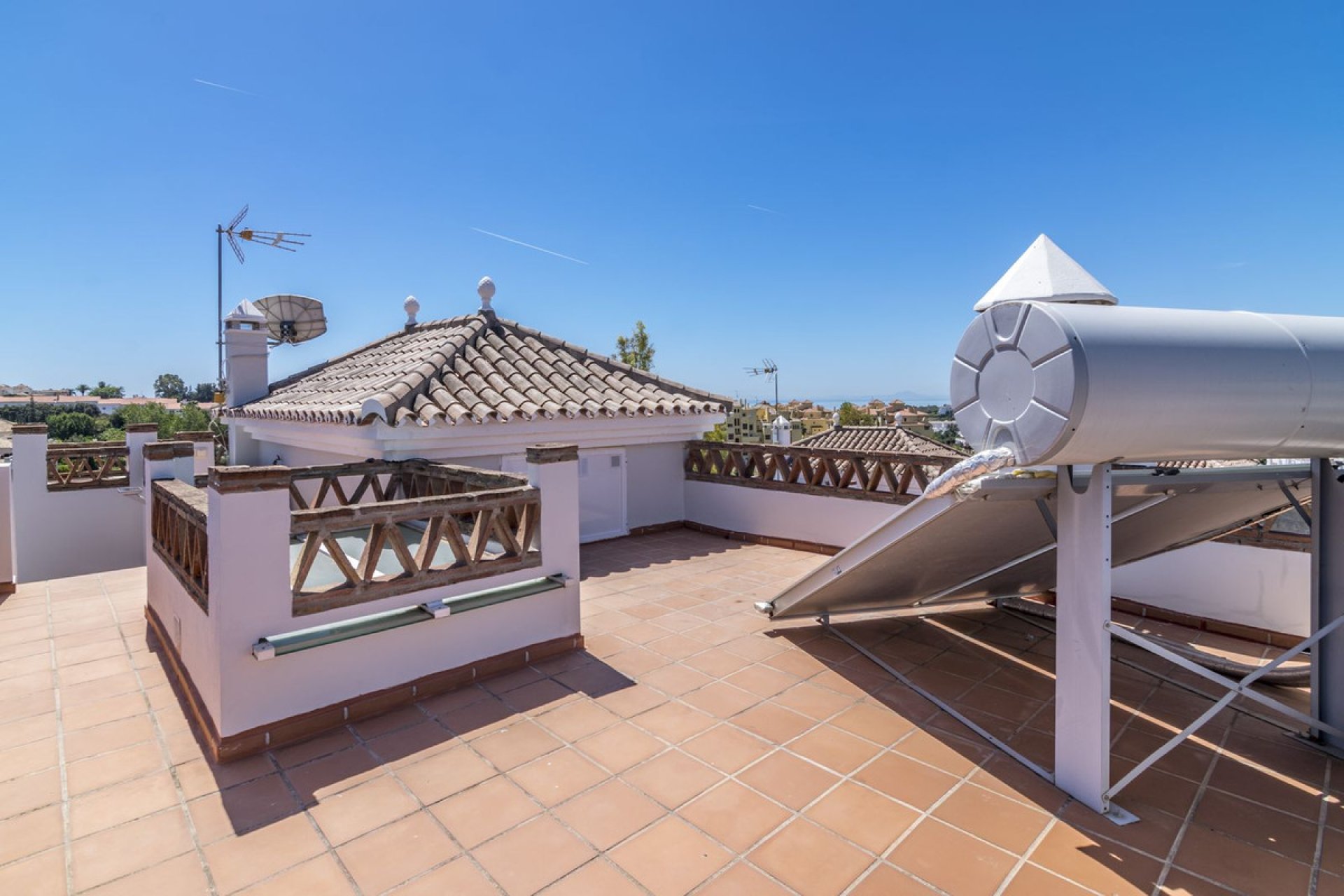 Resale - House - Detached Villa - Estepona - Estepona Centro