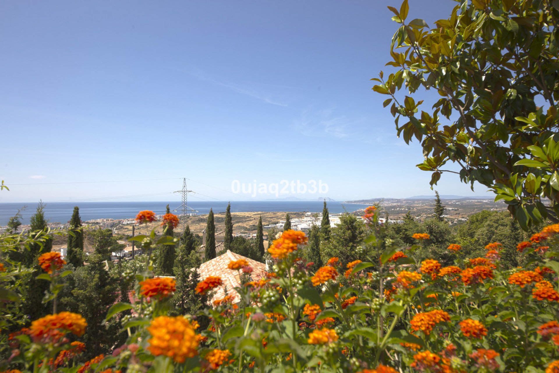 Resale - House - Detached Villa - Estepona - Estepona Centro