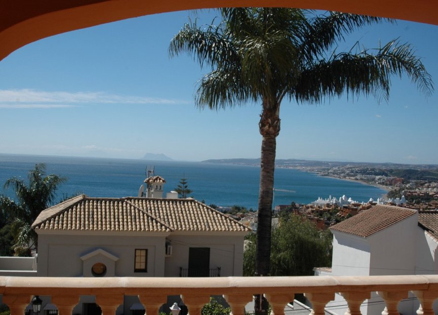 Resale - House - Detached Villa - Estepona - Estepona Centro