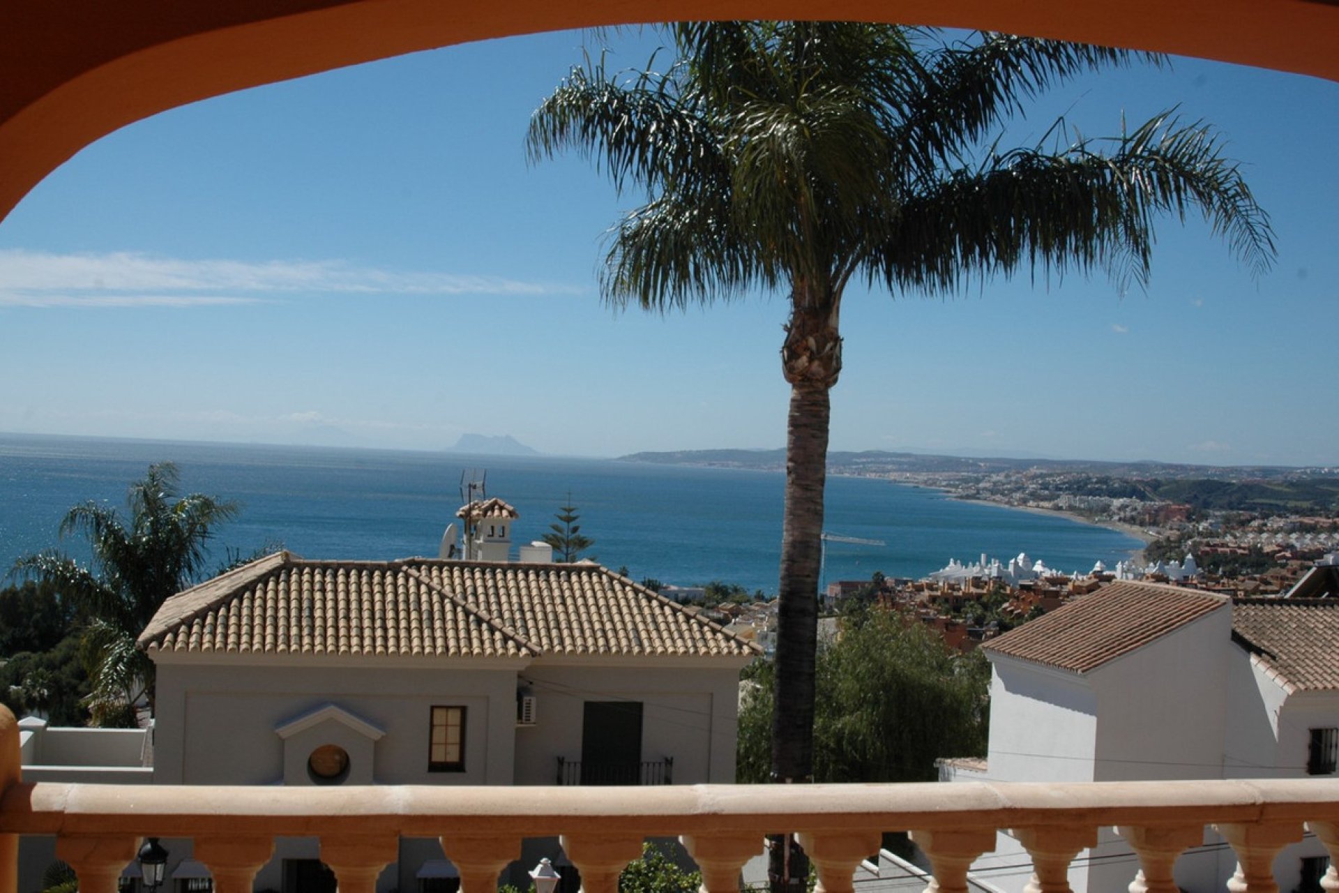 Resale - House - Detached Villa - Estepona - Estepona Centro