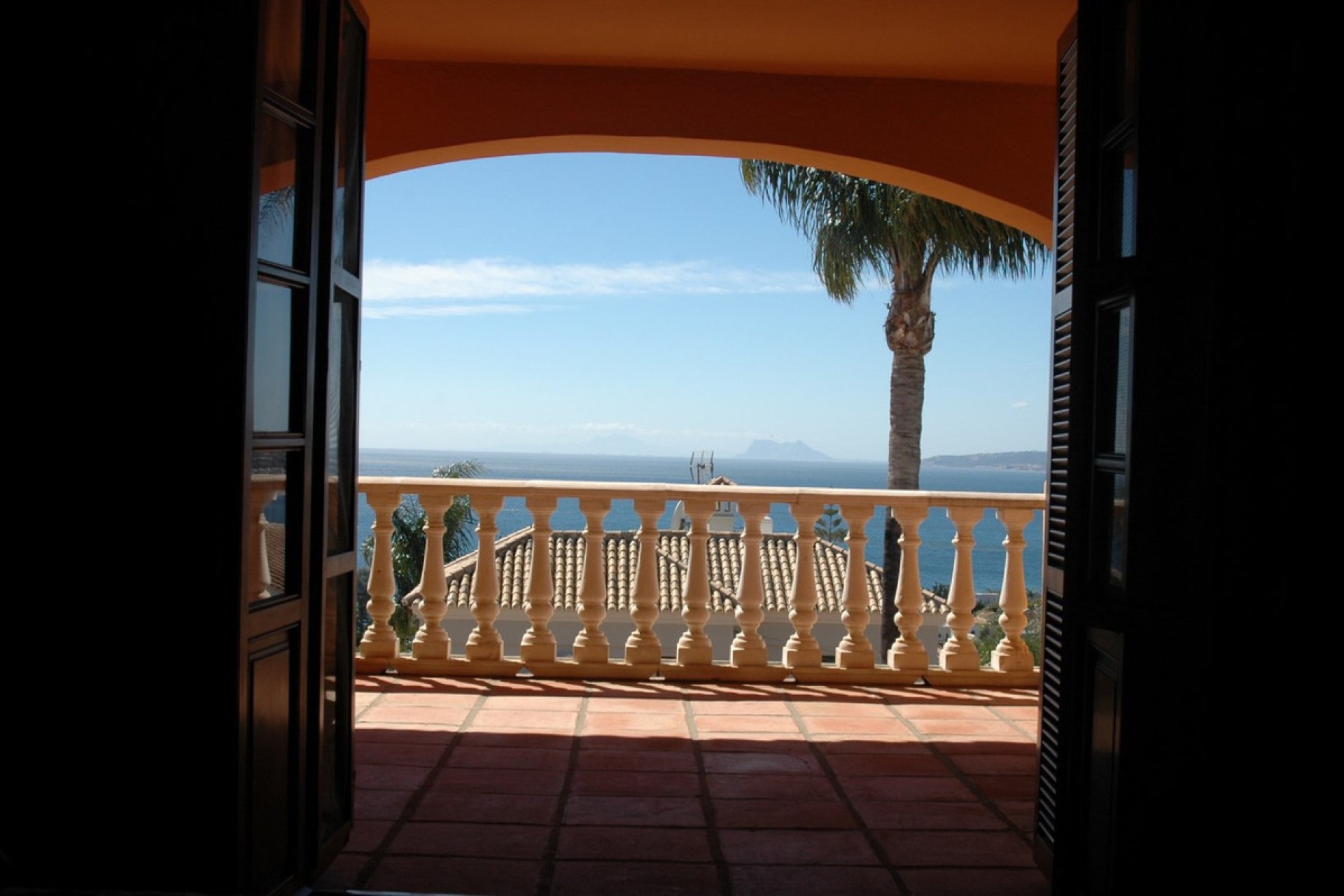 Resale - House - Detached Villa - Estepona - Estepona Centro