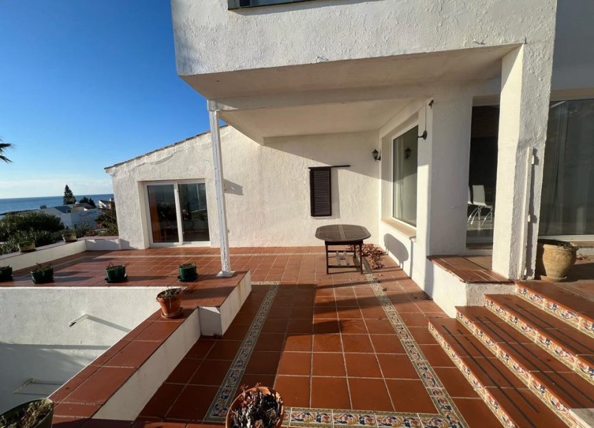 Resale - House - Detached Villa - Estepona - Estepona Centro