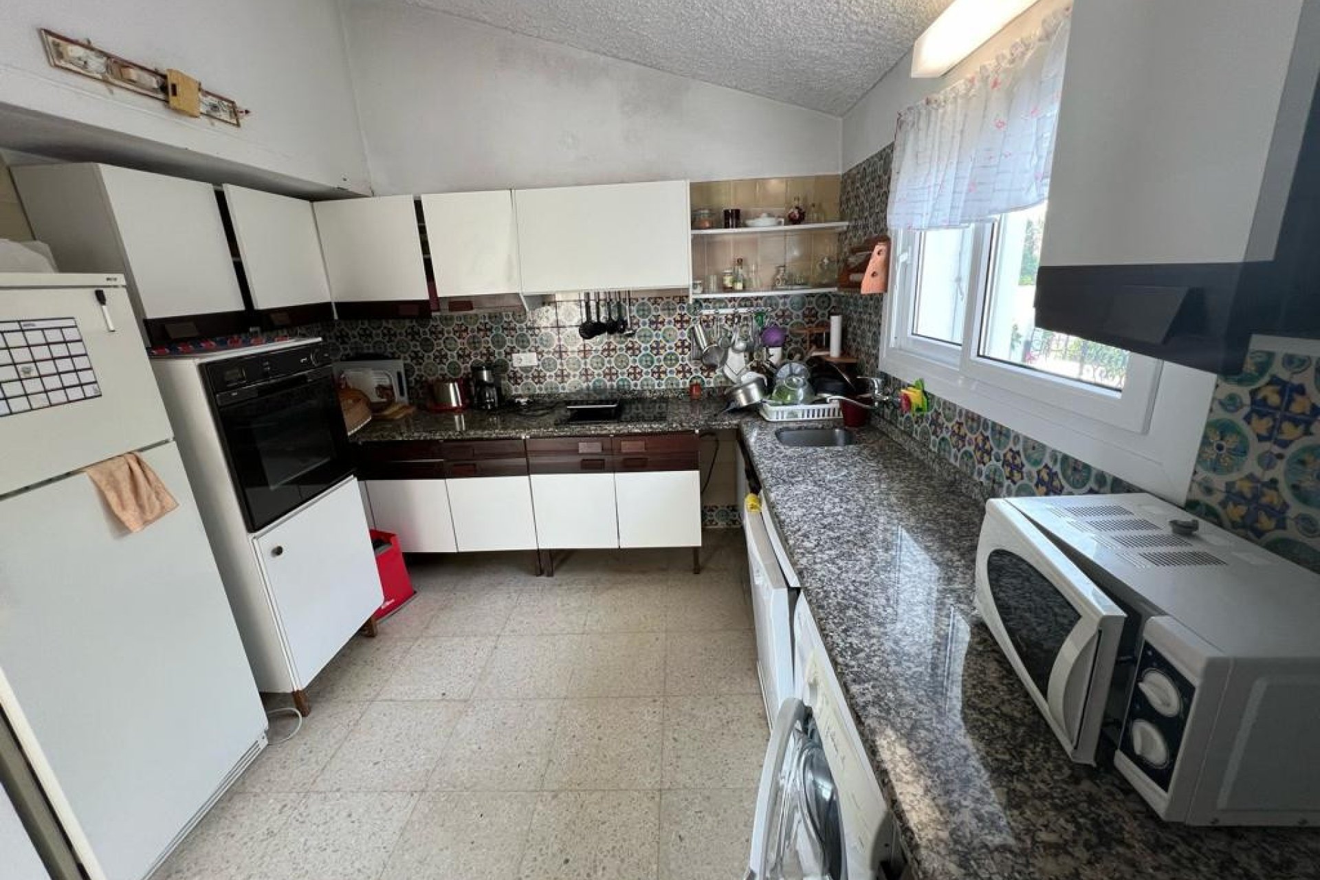 Resale - House - Detached Villa - Estepona - Estepona Centro