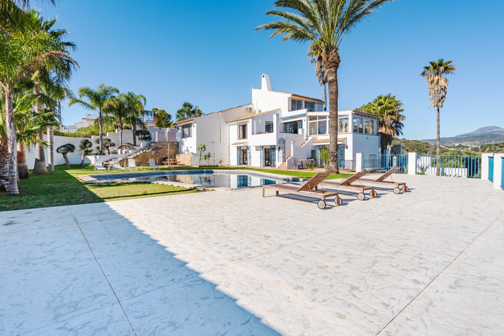 Resale - House - Detached Villa - Estepona - Estepona Centro