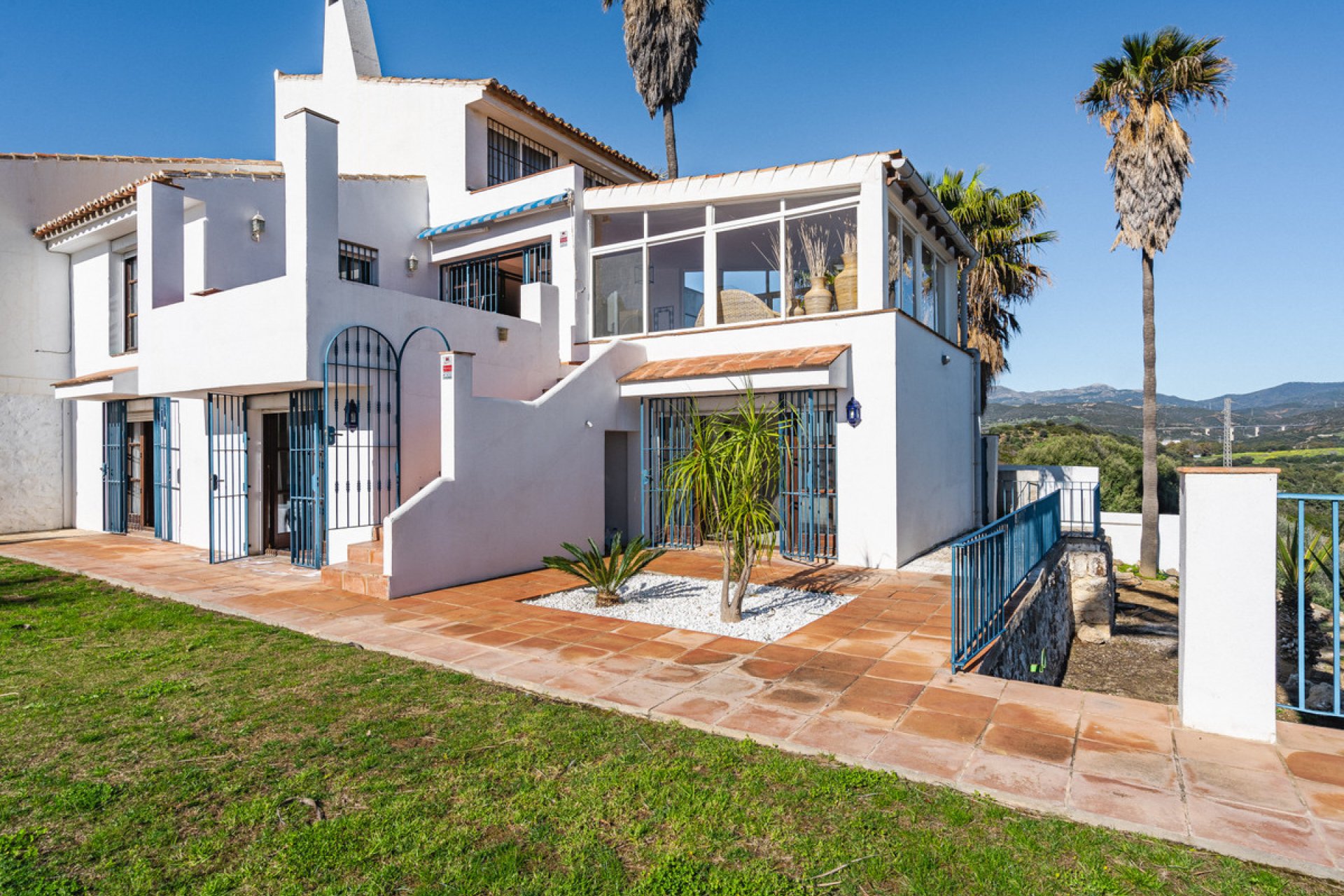 Resale - House - Detached Villa - Estepona - Estepona Centro