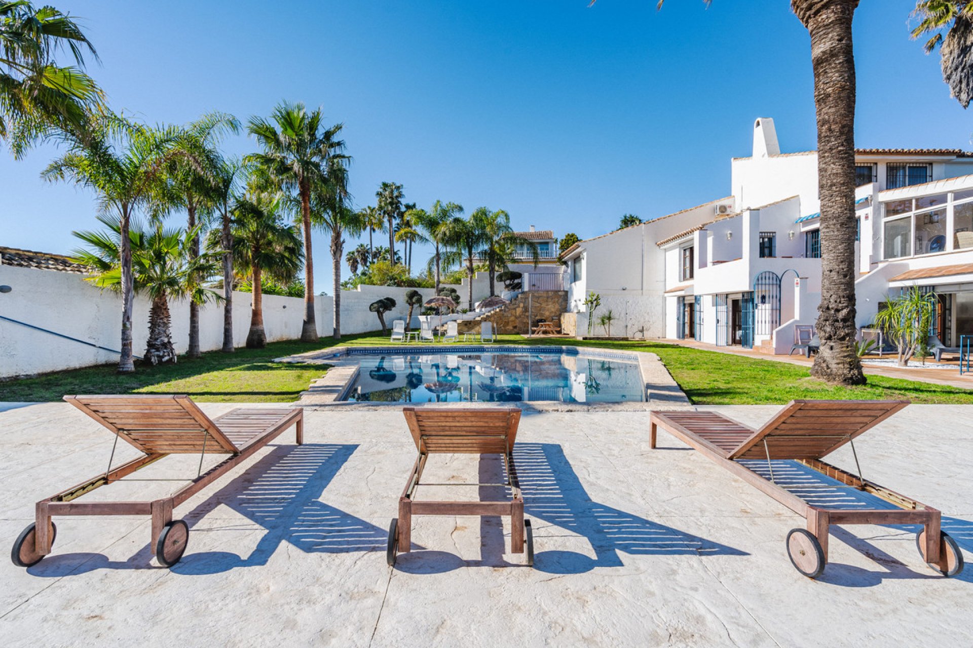 Resale - House - Detached Villa - Estepona - Estepona Centro