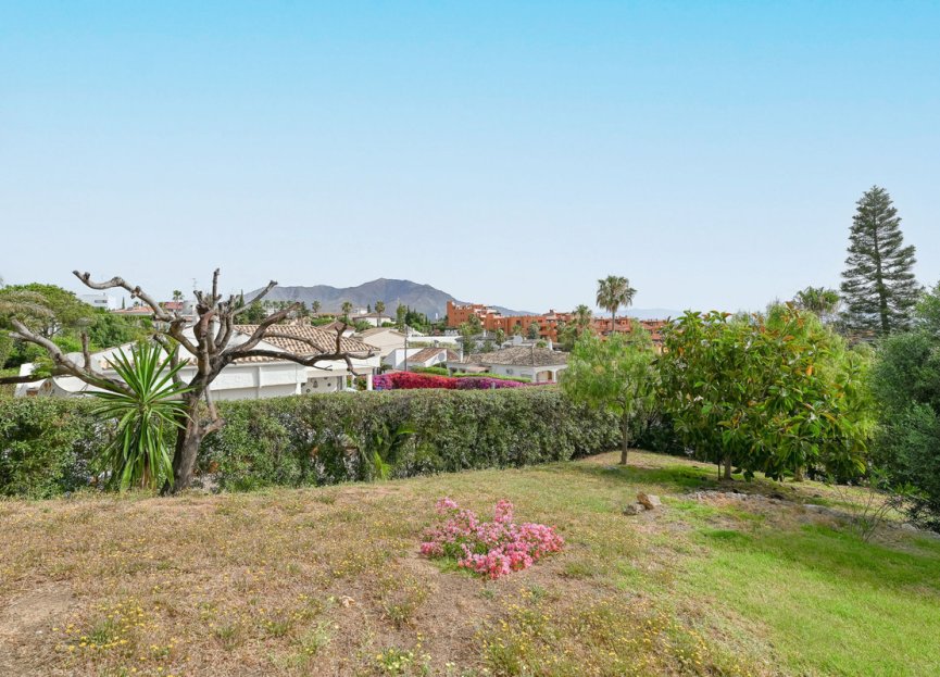 Resale - House - Detached Villa - Estepona - Estepona Centro