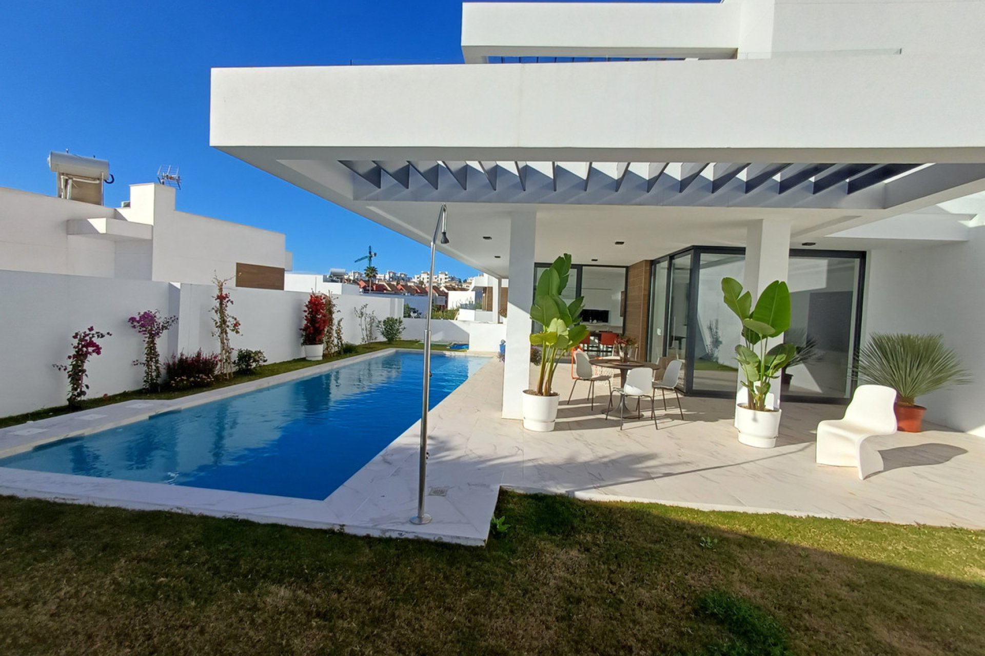 Resale - House - Detached Villa - Estepona - Estepona Centro