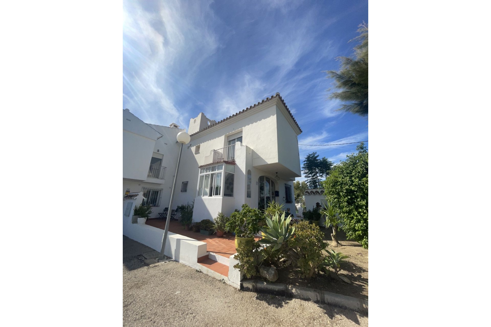 Resale - House - Detached Villa - Estepona - Estepona Centro