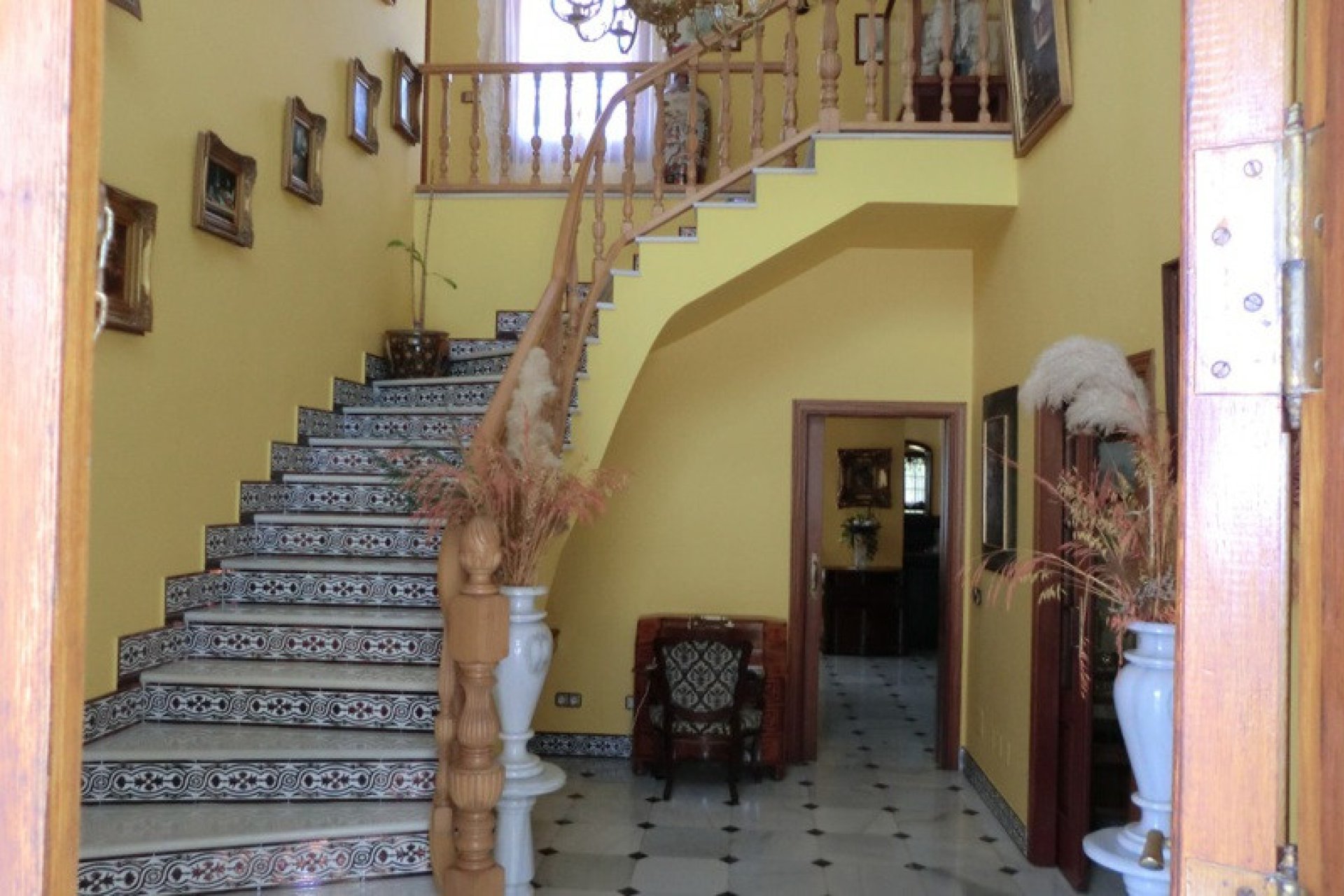 Resale - House - Detached Villa - Estepona - Estepona Centro