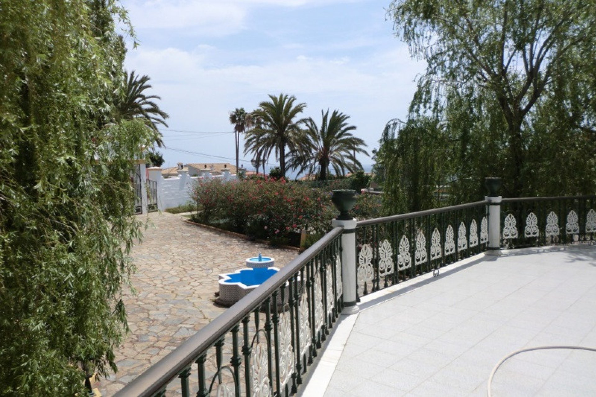 Resale - House - Detached Villa - Estepona - Estepona Centro