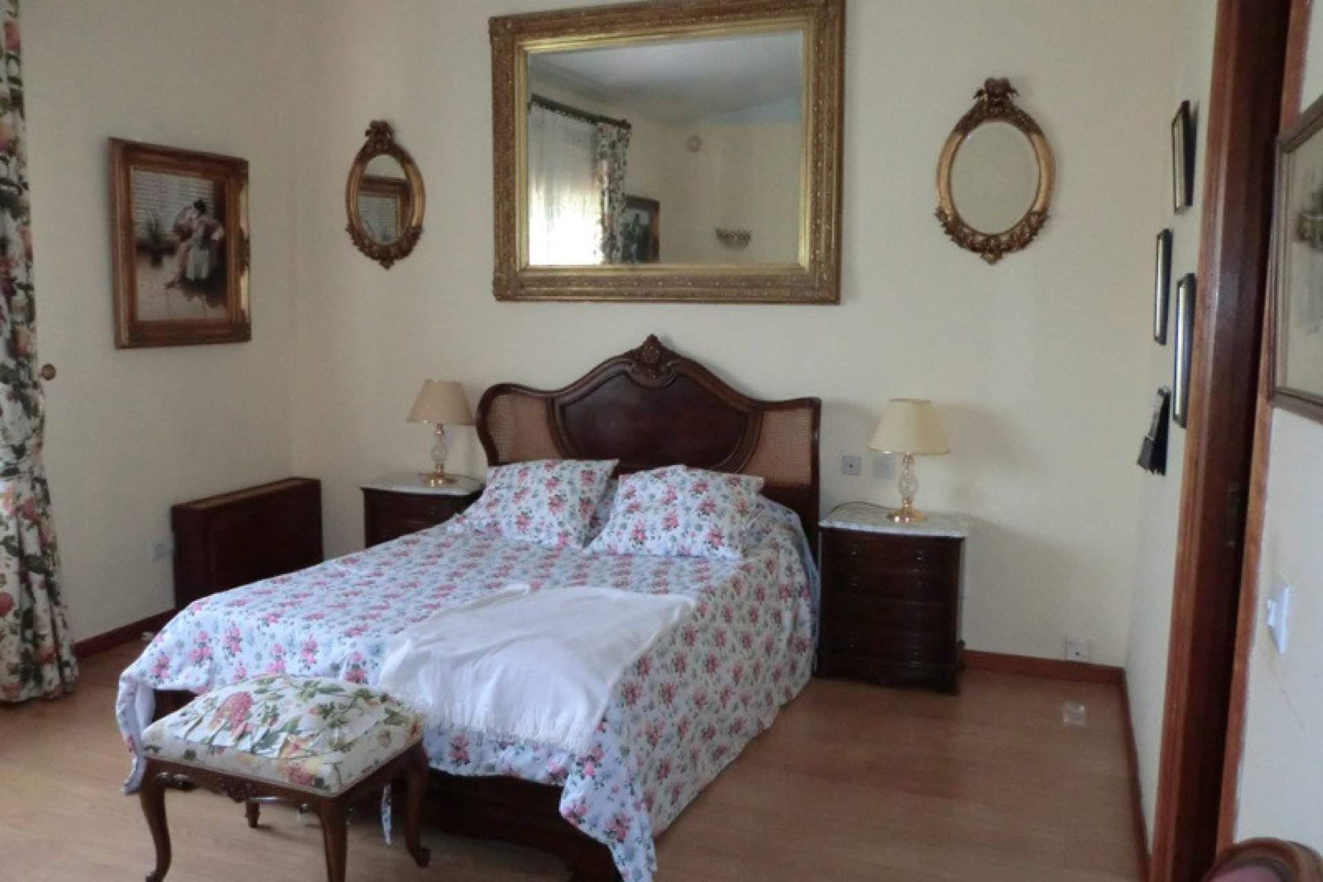 Resale - House - Detached Villa - Estepona - Estepona Centro