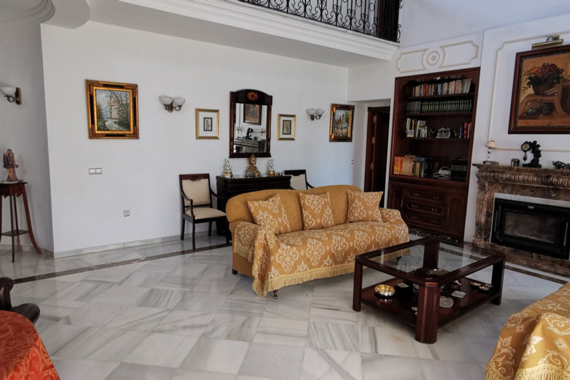 Resale - House - Detached Villa - Estepona - Estepona Centro