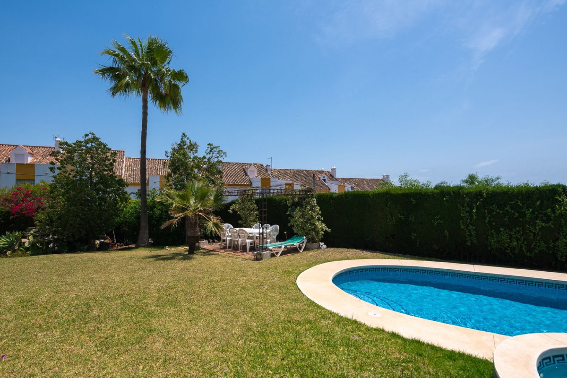 Resale - House - Detached Villa - Estepona - Estepona Centro