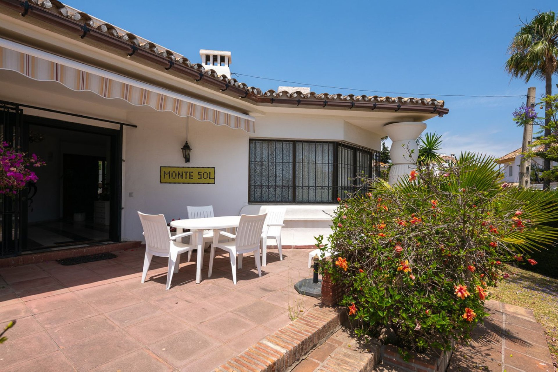 Resale - House - Detached Villa - Estepona - Estepona Centro