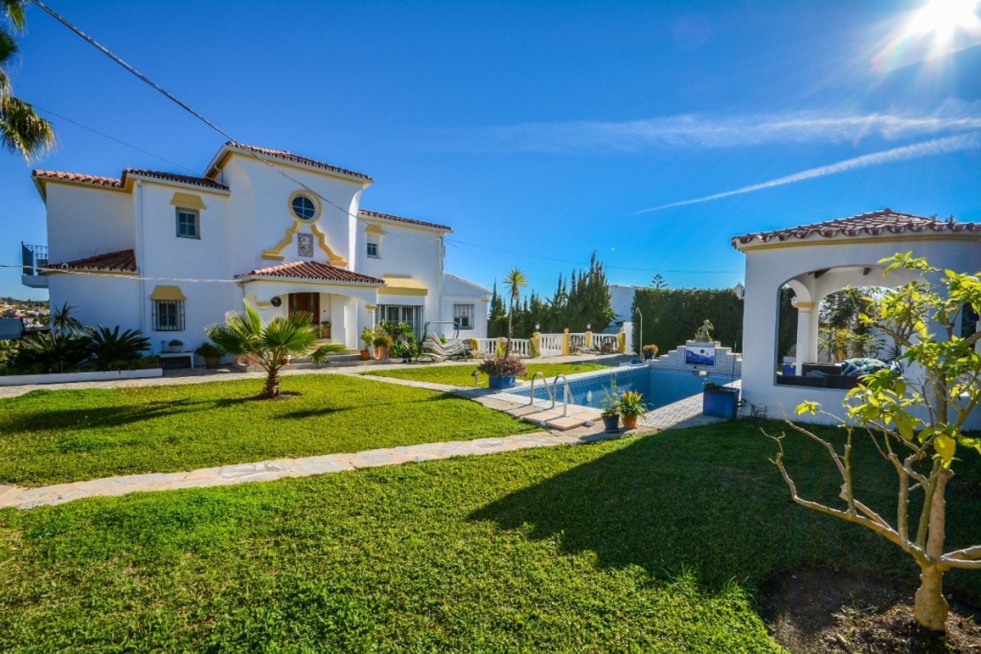 Resale - House - Detached Villa - Estepona - Estepona Centro